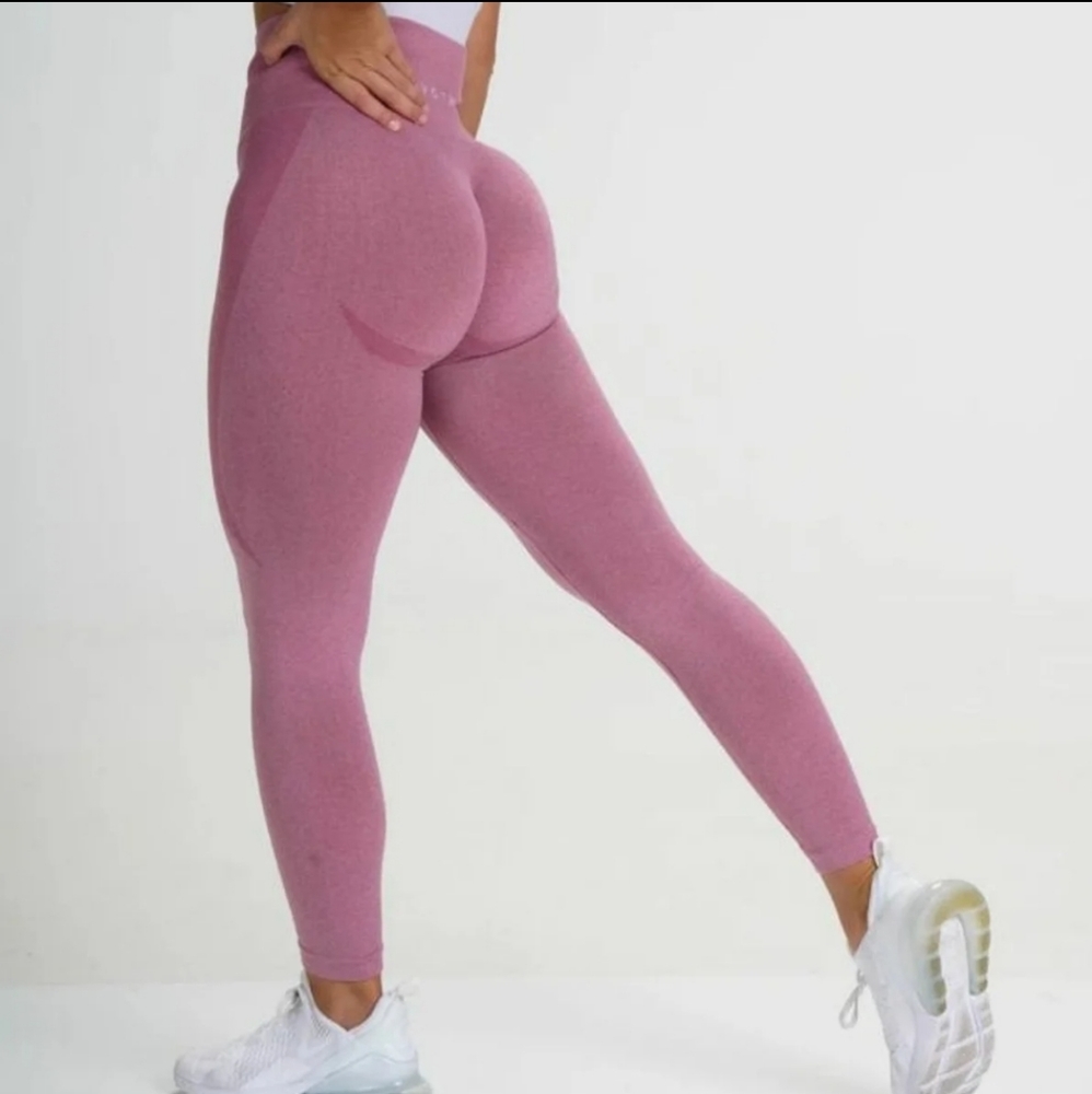 NVGTN Pastel Pink Seamless Leggings